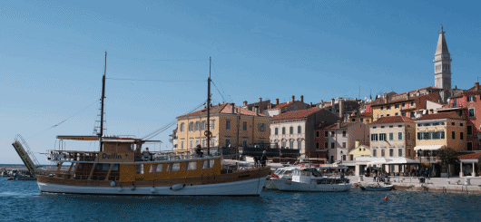 Istrien: Der malerische Ort Fazana / ist eine Oase der Entspannung und Erholung