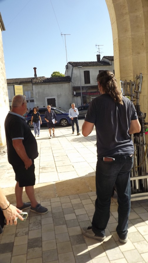 Moulon, Aquitaine. Tournage d'une scène du film Cocorico 2 le 19 juin 2025